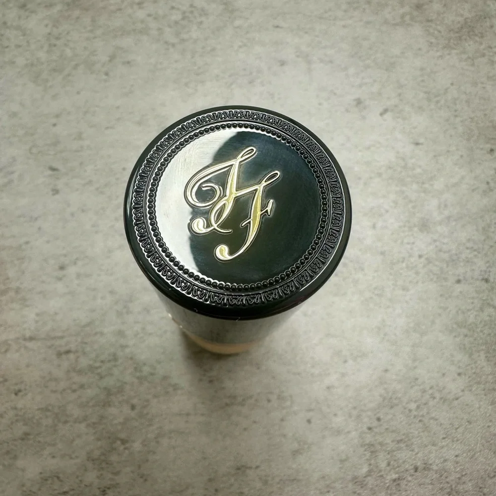 Too Faced Born This Way Foundation – Shade Vanilla - Picture 3 of 7